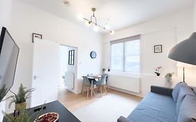 Pleasant 1 Bedroom Camden Apartment -On 1St Floor